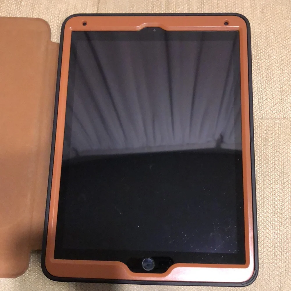 Seymac iPad leather adjustable height cover w/card slot & pen holder,used cognac